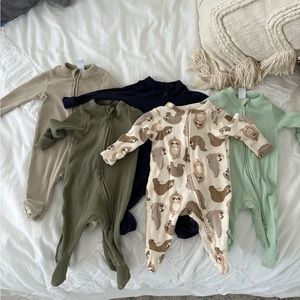 Newborn onesies (up to 7lbs)